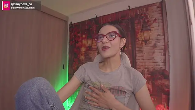 Snapshot of DanyNova_Co chatting on 11/14/25, 09:18 DanyNova Co online show from 11/14/25, 09:18