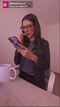 Snapshot of DanyNova_Co chatting on 03/18/25, 09:32 DanyNova Co online show from 03/18/25, 09:32