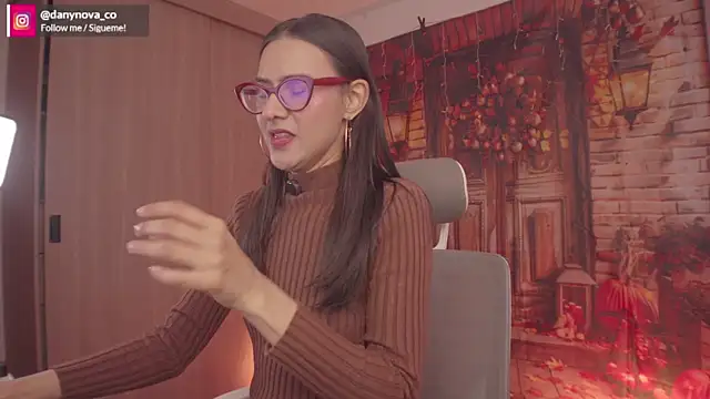 Snapshot of DanyNova_Co chatting on 11/19/25, 09:04 DanyNova Co online show from 11/19/25, 09:04