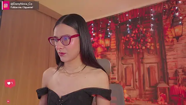 Snapshot of DanyNova_Co chatting on 10/23/25, 09:13 DanyNova Co online show from 10/23/25, 09:13