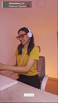 Snapshot of DanyNova_Co chatting on 03/15/25, 09:05 DanyNova Co online show from 03/15/25, 09:05