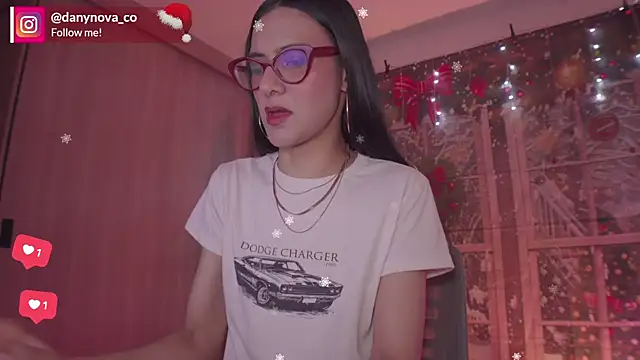 Snapshot of DanyNova_Co chatting on 12/14/25, 09:09 DanyNova Co online show from 12/14/25, 09:09