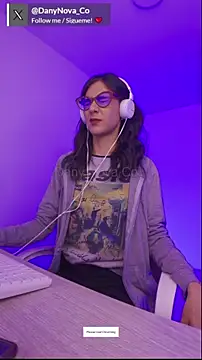 Snapshot of DanyNova_Co chatting on 03/17/25, 08:09 DanyNova Co online show from 03/17/25, 08:09