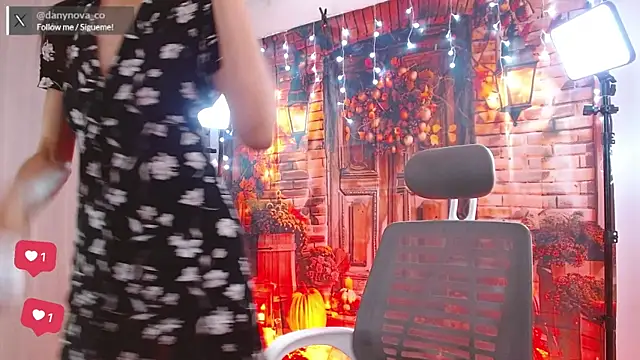 Snapshot of DanyNova_Co chatting on 11/05/25, 09:07 DanyNova Co online show from 11/05/25, 09:07