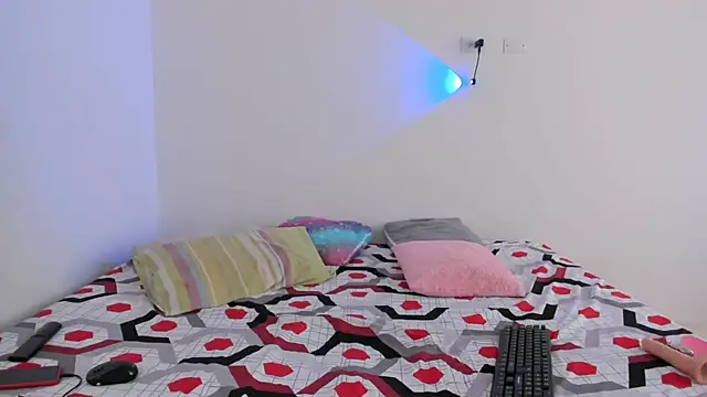 thamara26 online show from 10/21/25, 06:18