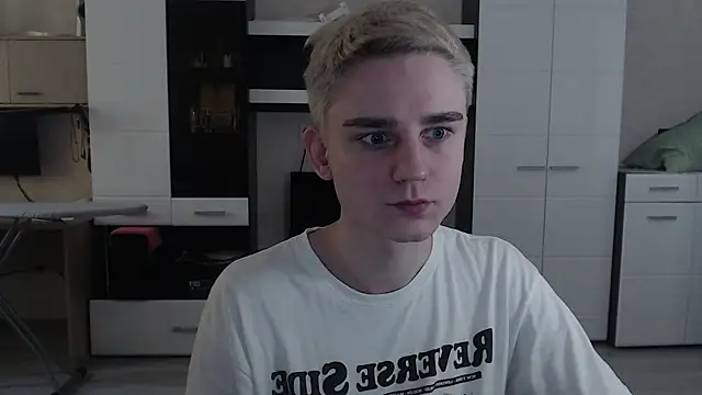 angryzan online show from 03/04/25, 07:41