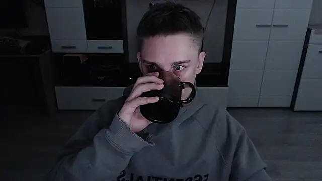 angryzan online show from 10/28/25, 05:08