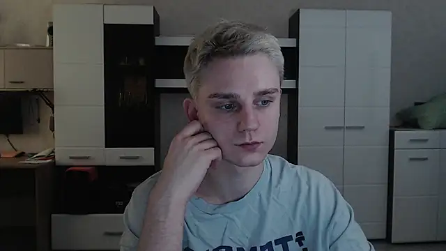 angryzan online show from 02/28/25, 10:41