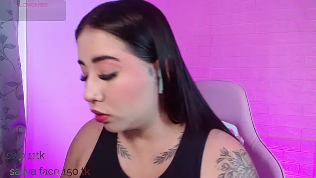  hooly online show from 10/28/25, 01:54