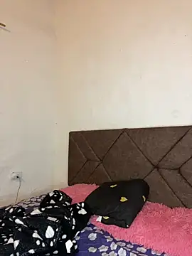 Snapshot of Sofia_Queen17 chatting on 09/21/25, 10:53 Sofia Queen17 online show from 09/21/25, 10:53