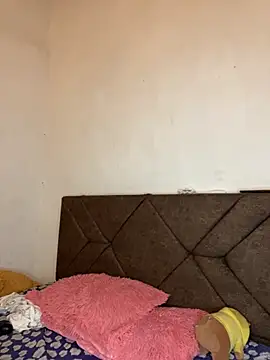 Snapshot of Sofia_Queen17 chatting on 09/24/25, 10:44 Sofia Queen17 online show from 09/24/25, 10:44