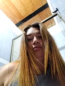 Snapshot of Sofia_Queen17 chatting on 02/14/25, 10:17 Sofia Queen17 online show from 02/14/25, 10:17