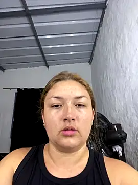 Snapshot of Sofia_Queen17 chatting on 10/08/25, 12:12 Sofia Queen17 online show from 10/08/25, 12:12