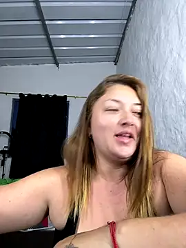 Snapshot of Sofia_Queen17 chatting on 10/10/25, 10:38 Sofia Queen17 online show from 10/10/25, 10:38