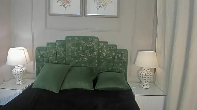 Snapshot of ana_beckett chatting on 03/02/25, 10:58 ana beckett online show from 03/02/25, 10:58