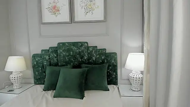 Snapshot of ana_beckett chatting on 09/19/25, 10:19 ana beckett online show from 09/19/25, 10:19