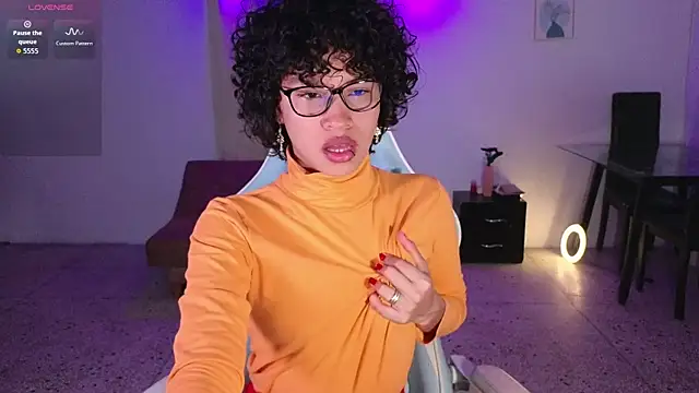 Peggy Funn online show from 10/31/25, 11:44