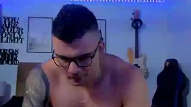 Snapshot of seancarreraa chatting on 10/28/25, 04:17 seancarreraa online show from 10/28/25, 04:17