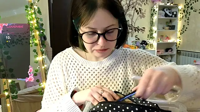 lily noris online show from 12/07/24, 01:08