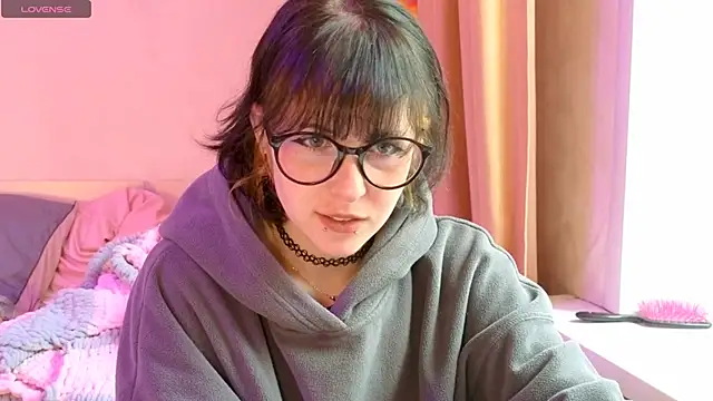 lily noris online show from 12/02/25, 10:50