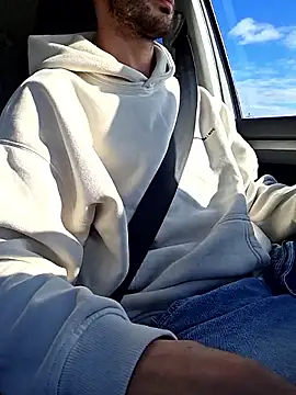 Zeefy online show from 10/26/25, 09:53