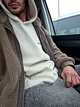 Zeefy online show from 12/17/25, 07:35