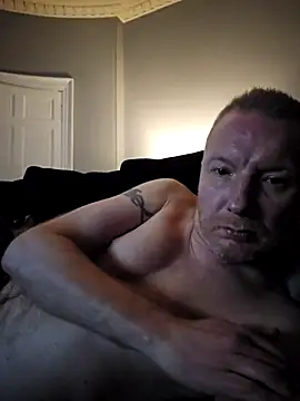 Snapshot of walker1979 chatting on 12/19/25, 10:23 walker1979 online show from 12/19/25, 10:23