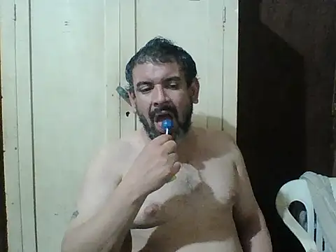 Snapshot of Rodrigo_happy chatting on 10/15/25, 01:59 Rodrigo happy online show from 10/15/25, 01:59