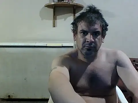 Snapshot of Rodrigo_happy chatting on 12/20/25, 02:47 Rodrigo happy online show from 12/20/25, 02:47