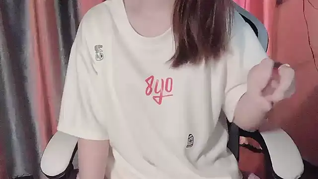 Snapshot of _Ely_ chatting on 03/18/25, 03:33 Ely online show from 03/18/25, 03:33