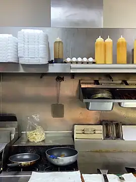 hailzeffn online show from 09/15/25, 10:21