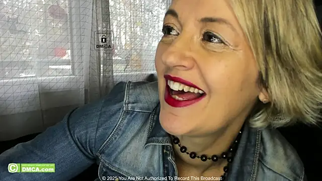 KARINASPALACIOS online show from 11/07/25, 09:36