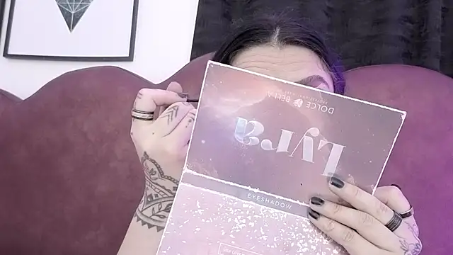 Snapshot of sophy_rock chatting on 04/30/26, 03:08 sophy rock online show from 04/30/26, 03:08