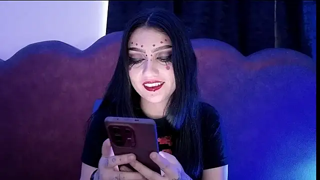 Snapshot of sophy_rock chatting on 04/18/26, 07:18 sophy rock online show from 04/18/26, 07:18
