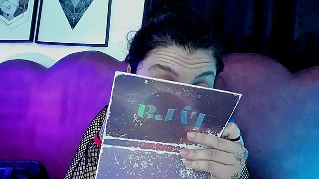 Snapshot of sophy_rock chatting on 07/12/26, 03:57 sophy rock online show from 07/12/26, 03:57