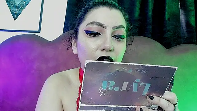 Snapshot of sophy_rock chatting on 06/02/26, 02:39 sophy rock online show from 06/02/26, 02:39