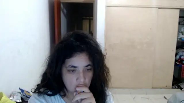 Snapshot of ladydeathz chatting on 01/14/25, 02:40 ladydeathz online show from 01/14/25, 02:40