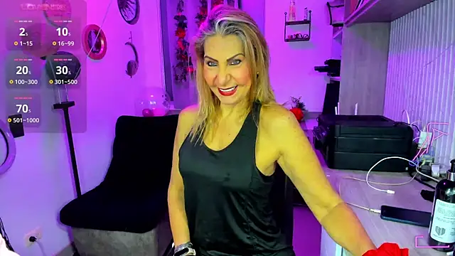 cristal ayala online show from 05/15/26, 12:08