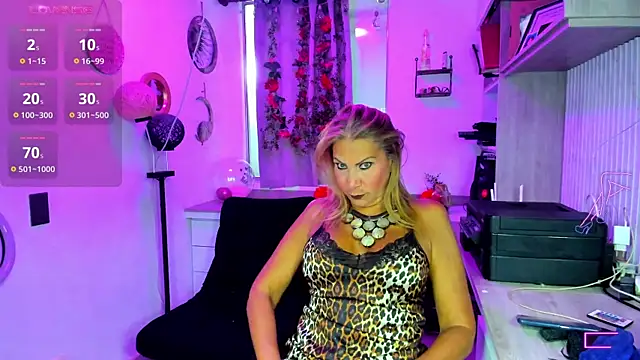  cristal ayala online show from 06/03/26, 12:00