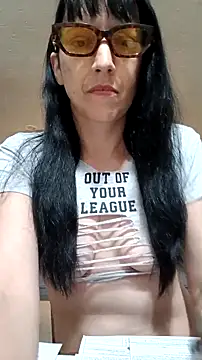 whitetrashdirtyslut online show from 12/04/24, 10:51