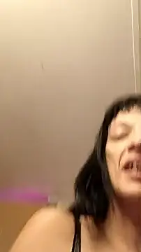 Snapshot of whitetrashdirtyslut chatting on 12/20/25, 08:12 whitetrashdirtyslut online show from 12/20/25, 08:12