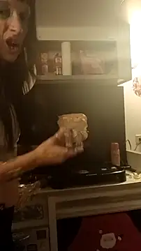 whitetrashdirtyslut online show from 12/17/25, 05:34