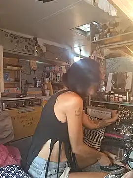 whitetrashdirtyslut online show from 06/23/26, 11:36
