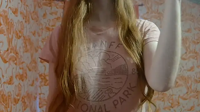 strawberrysmoothie online show from 03/08/26, 07:39