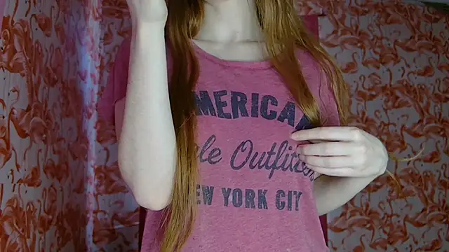 strawberrysmoothie online show from 04/21/26, 10:05
