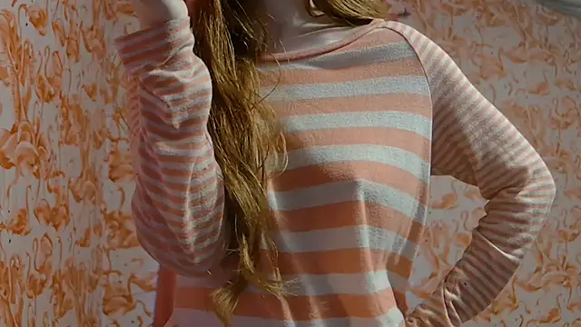 strawberrysmoothie online show from 10/28/25, 07:35