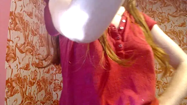 Snapshot of strawberrysmoothie chatting on 09/15/25, 09:37 strawberrysmoothie online show from 09/15/25, 09:37