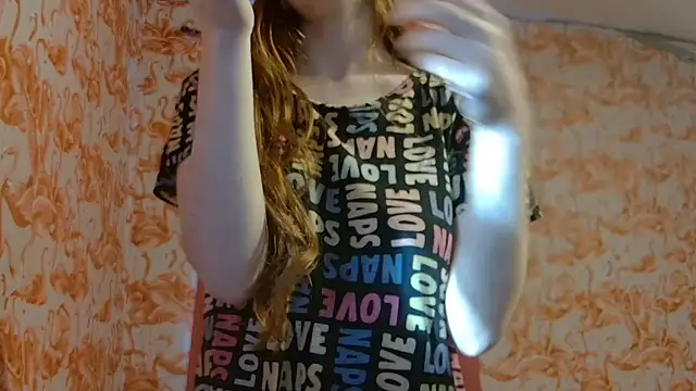 strawberrysmoothie online show from 11/06/25, 08:46