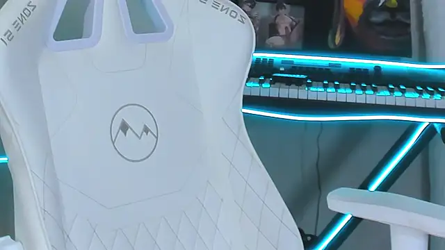 4ever dude online show from 02/16/25, 03:37