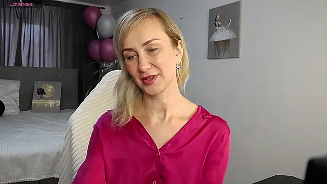 Vanessa Nowak online show from 03/06/25, 07:36